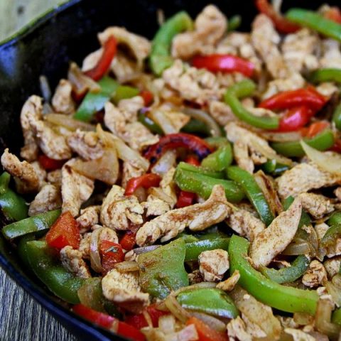 Фахита кесадияс с пилешко