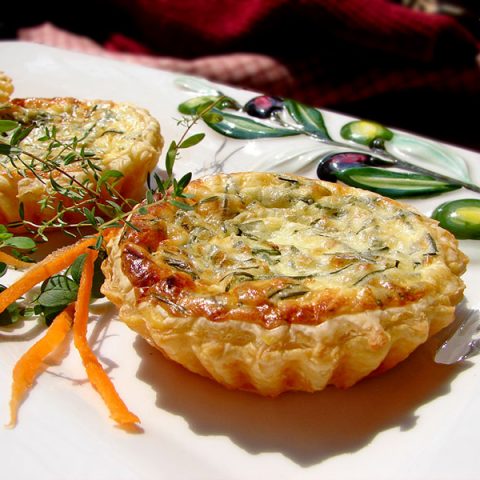 Мини киш с бутер тесто